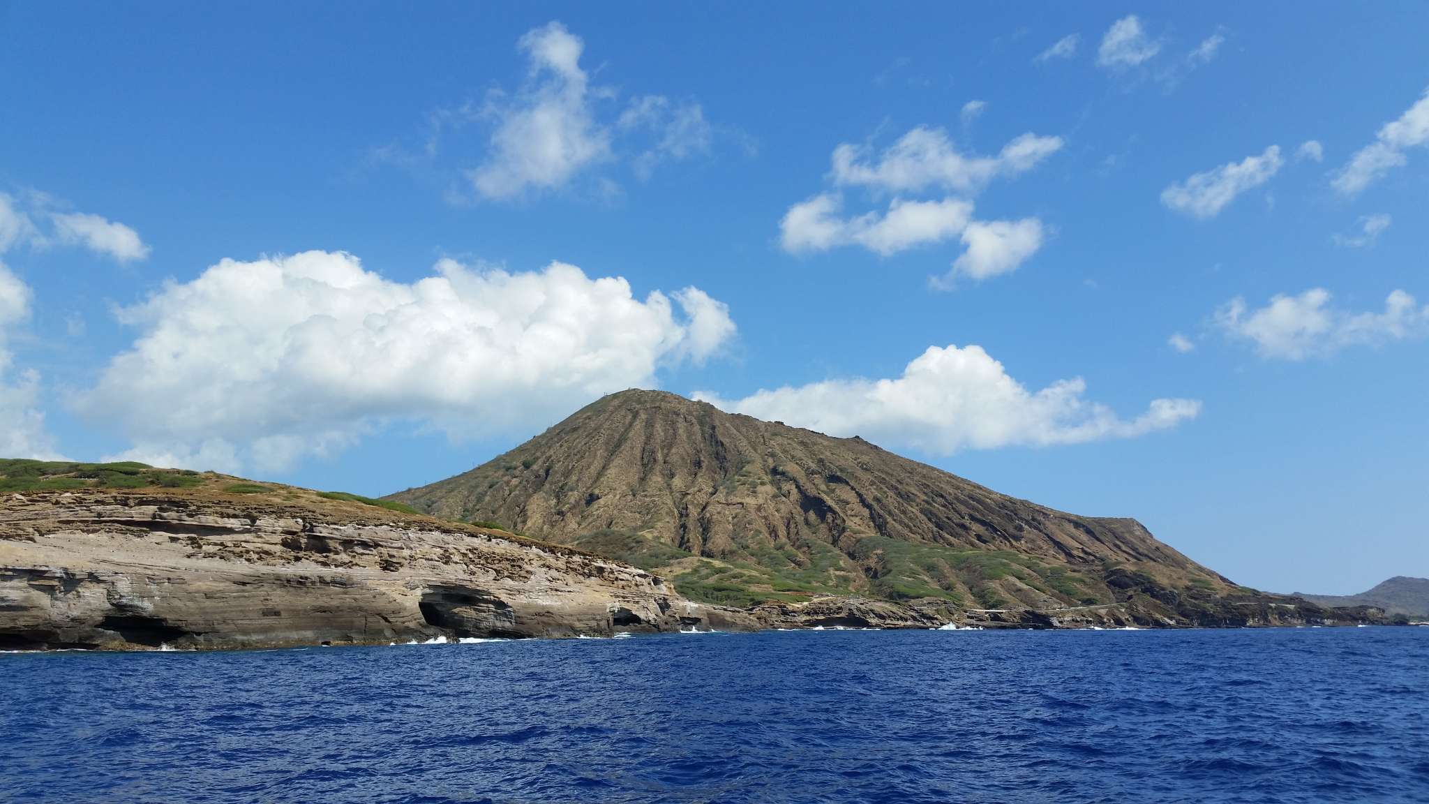 HAWAII MONK SEAL AT SPITTING CAVE !! 25 september
